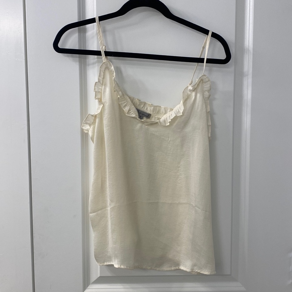 white tank